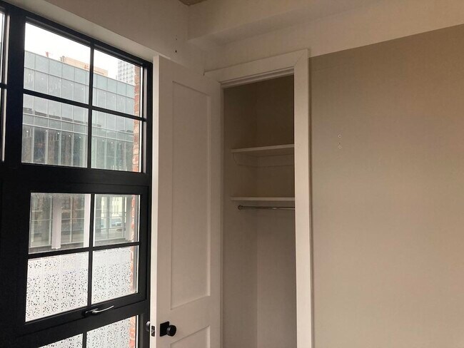 Photo - 187 Kent Ave Unidad 707