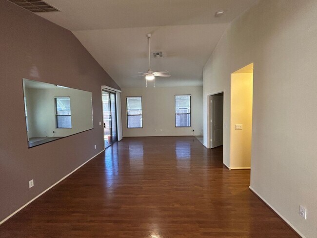 Photo - 15948 W Latham St