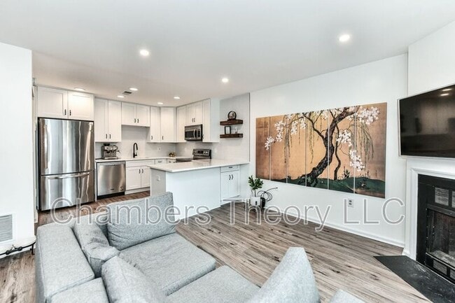 Building Photo - 1110 N Randolph St