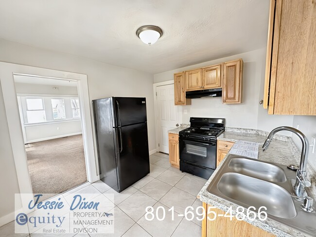 Photo - 940 Kiesel Ave