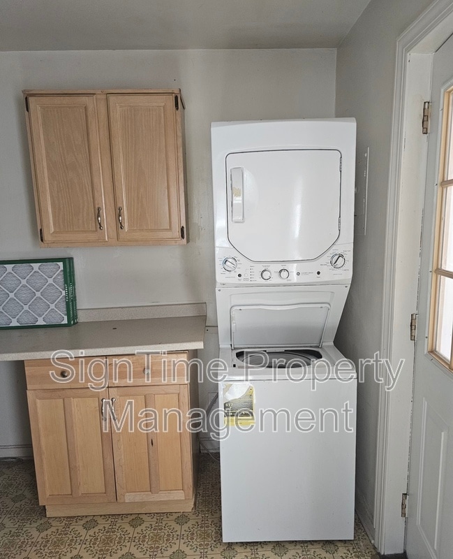 Photo - 10907 Lincoln Ave