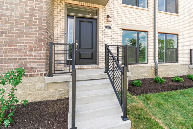 Photo - 664 Langford St