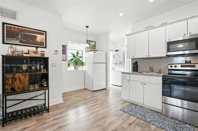 Photo - 934 Michigan Ave Unit 209