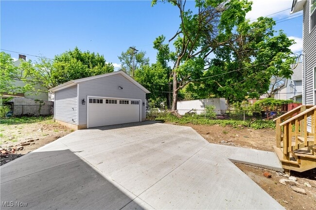 Photo - 2240 E 97th St