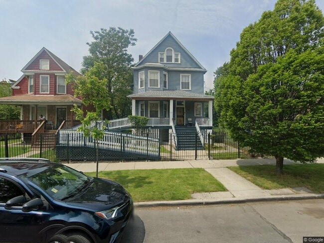 Building Photo - Long Ave Unit FL 1A