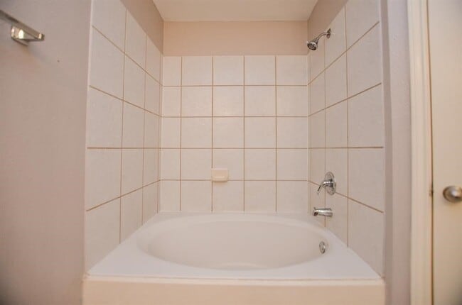 Photo - 6406 Waldron Dr Unidad A