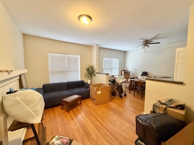 Photo - 719 W Roscoe St Unidad 2