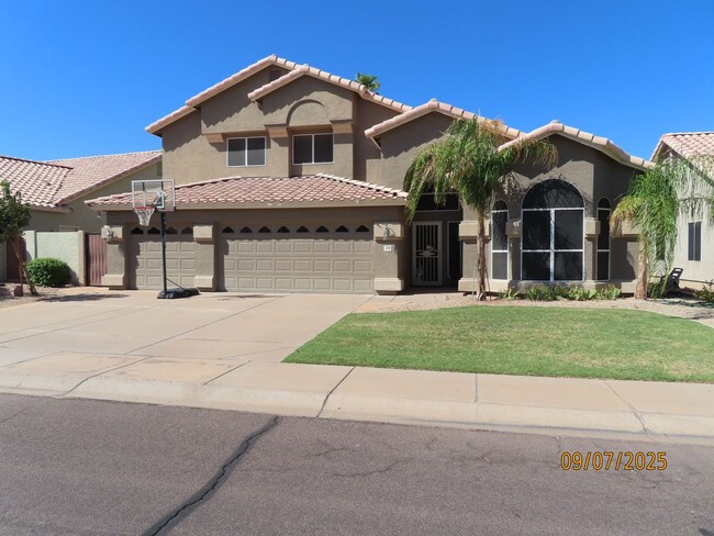 Building Photo - 4 Bedroom 2.5 Bath w/3 Car Garage in Super... Rental