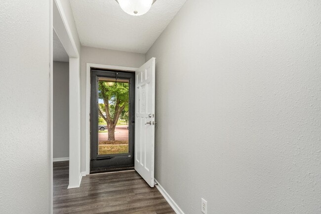 Photo - 2412 S Sheffield Cir