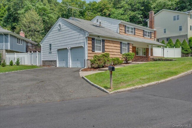 7 Shaw Ln
