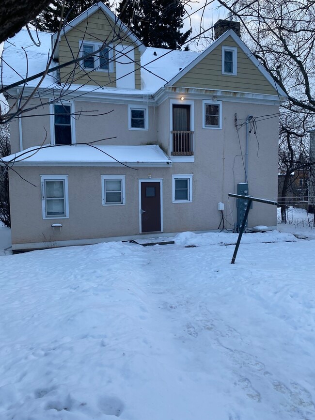 Photo - 1227 E 3rd St Unit c