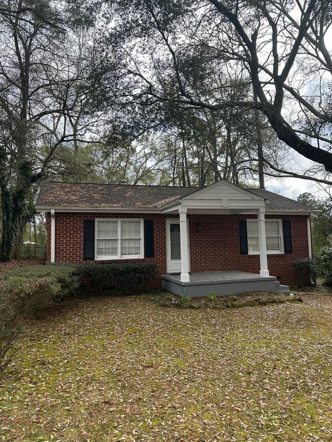 Building Photo - Normaltown Home Move-in ready