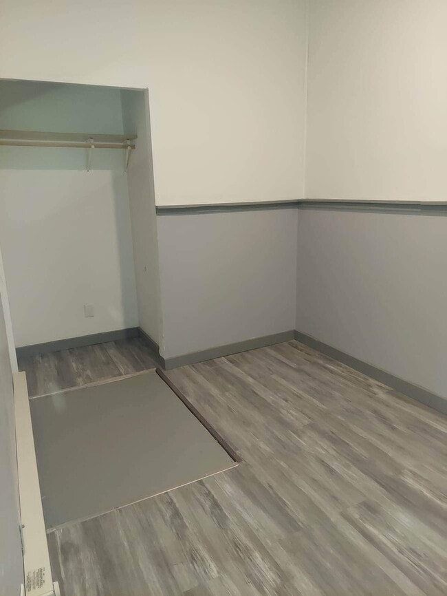 Foto principal - 36 W Eau Claire St