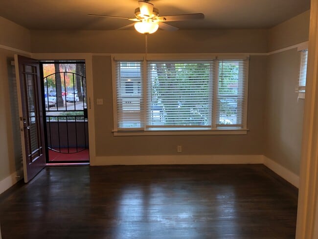 Building Photo - 2800 H St Unit B Rental