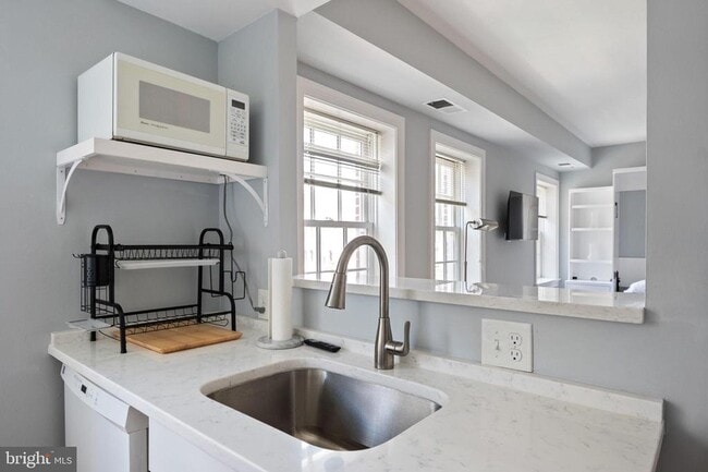 Photo - 1426 21st St NW Unit 407