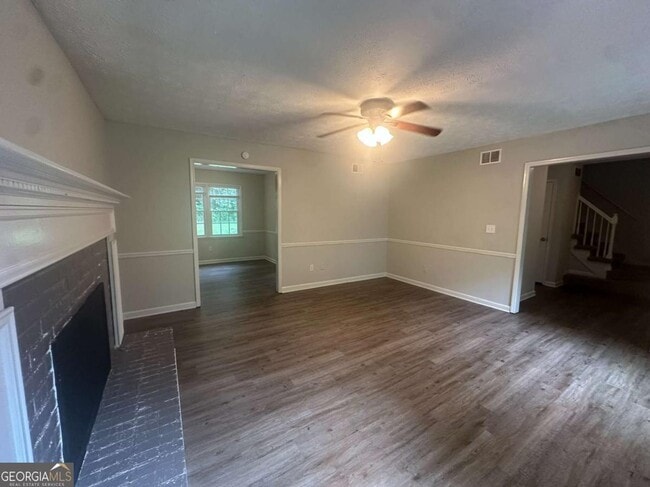 40 Lake Ct