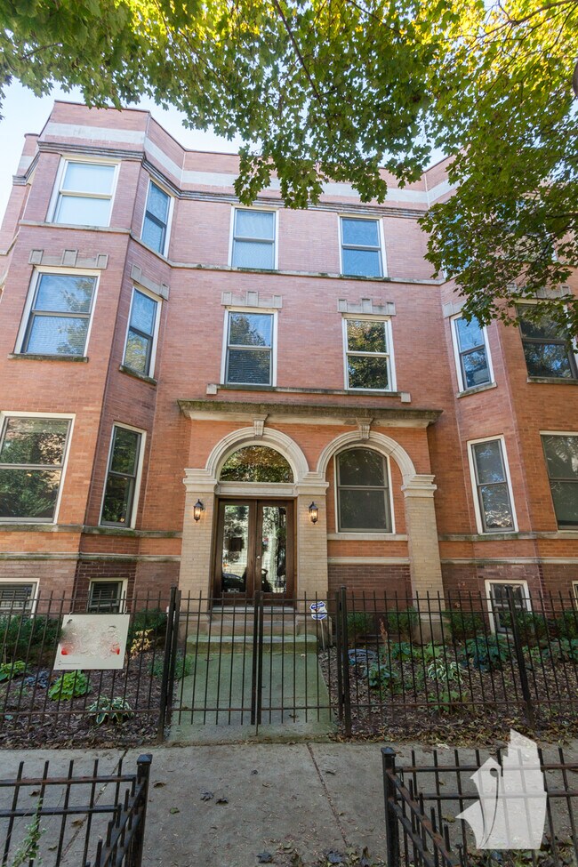 Photo - 815 W Newport Ave Unit 1R