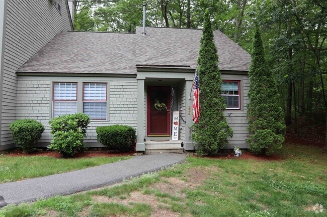 Building Photo - 1465 Hooksett Rd Rental