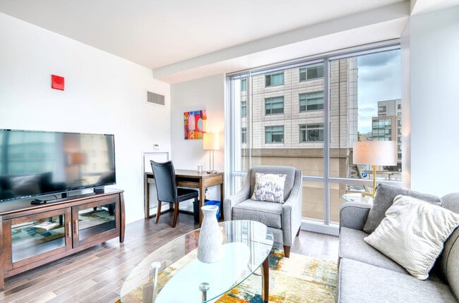 Photo - 250 Kendall St Unidad FL3-ID1050425P