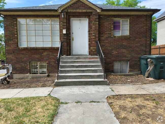 Building Photo - One Bedroom in convenient Ogden location! Rental