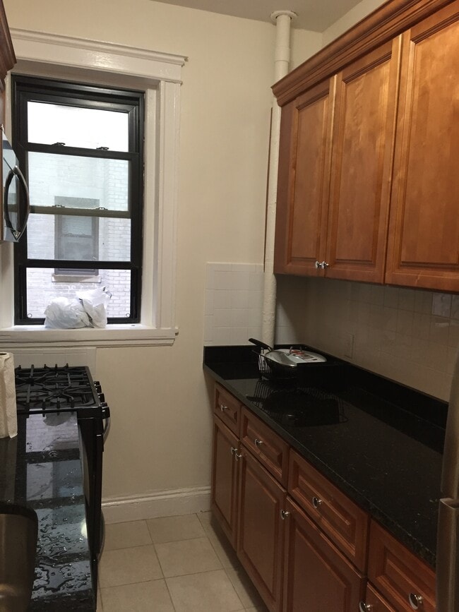 Photo - 39 Glenville Ave Unidad 4