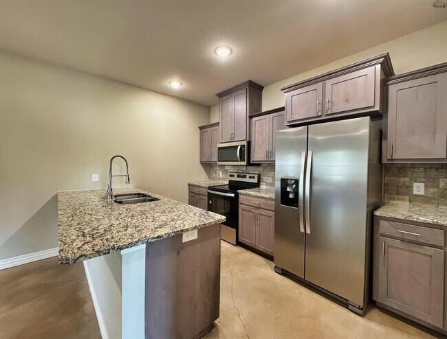 Photo - 406 E China St