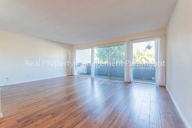 Spacious townhouse in LA - Spacious townhouse in LA