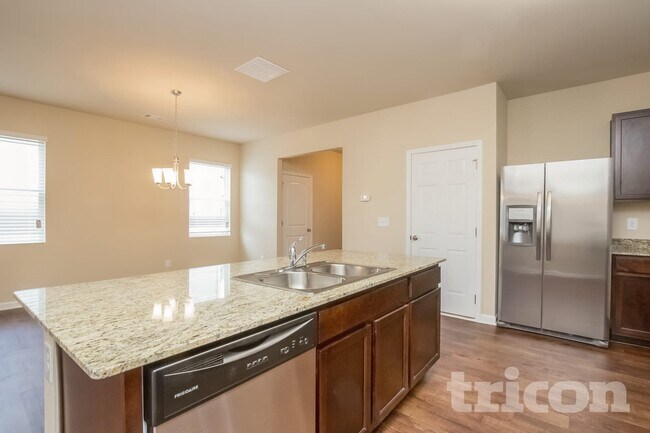 Photo - 114 Hayes Park Dr