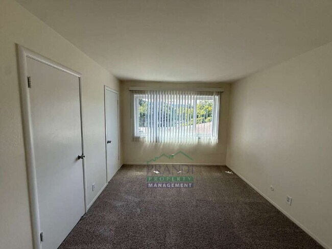 1208 Sir Francis Drake Blvd Unit 14
