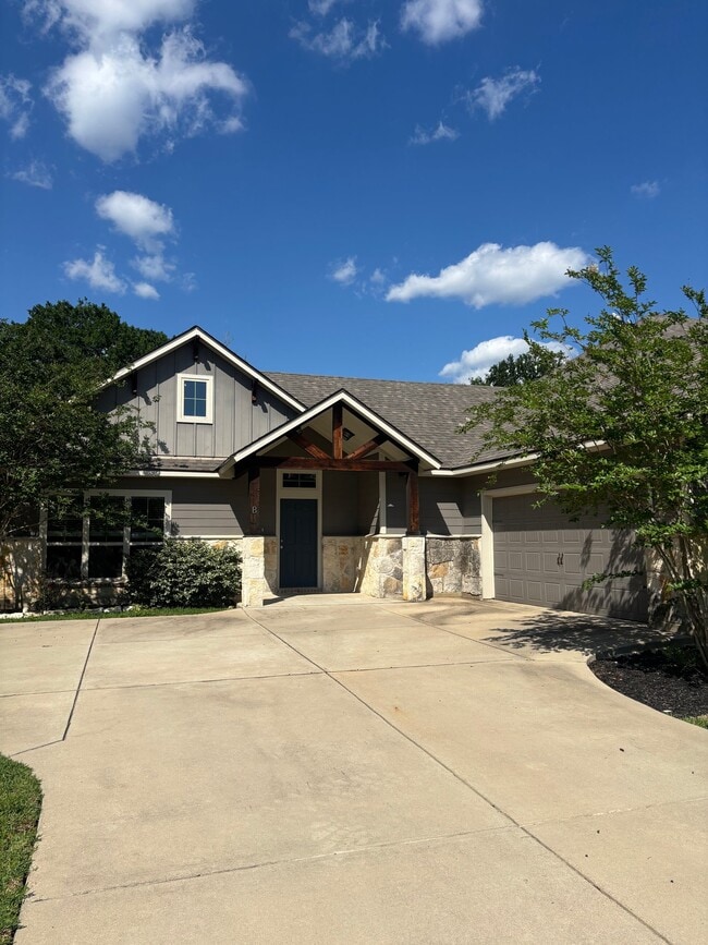 Building Photo - 17349 Cedar Rock Ct