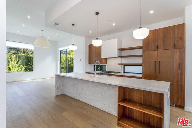 Photo - 906 Benton Wy