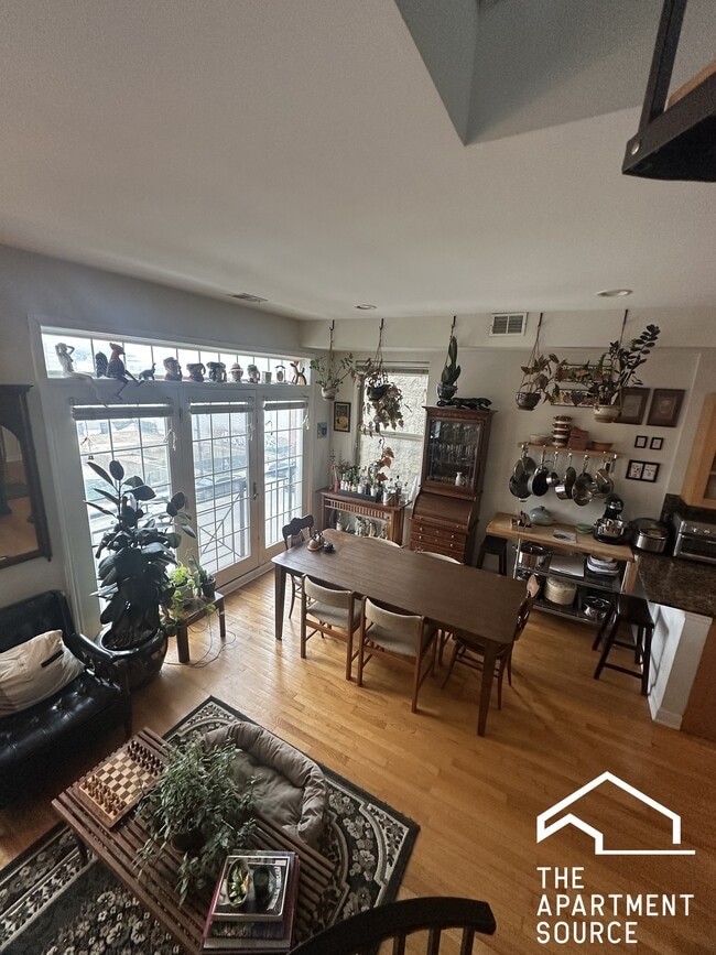 Photo - 1627 W Grand Ave Unit 3