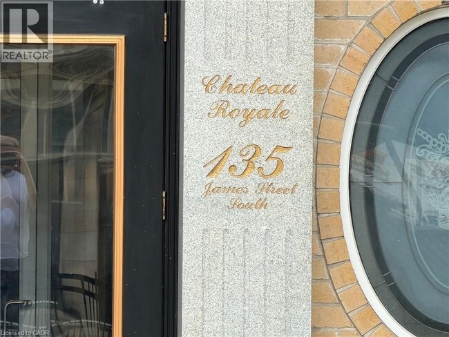 Photo - 135 James St S Unit 111