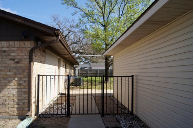 Photo - 320 Cherry Creek Ln