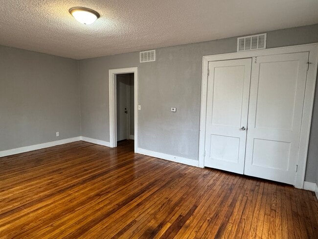 Photo - 824 Tremont Ave