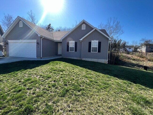 Building Photo - Private Charming  NEW Home