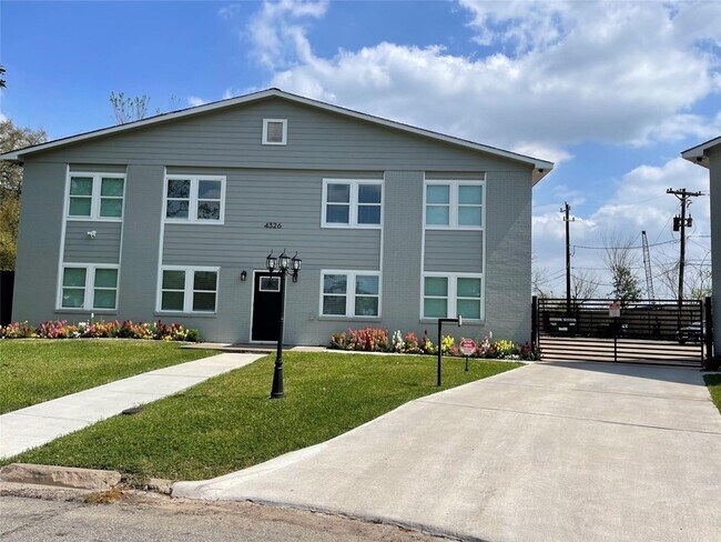 Building Photo - 4322 Alconbury Ln Unit 3