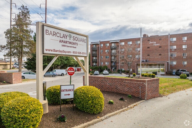 Barclay Square Apartments
