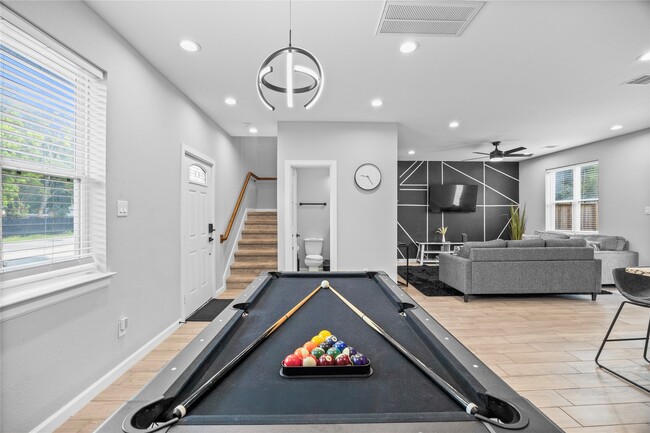 Photo - 7418 Mount St