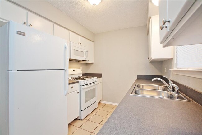 Photo - 8401 Colony Loop Dr