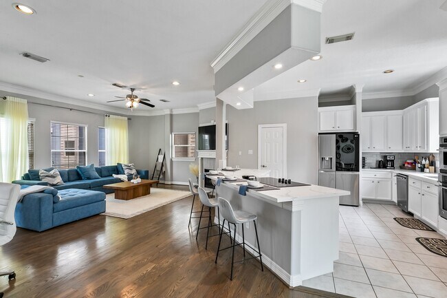 Photo - 3011 Houston Ave