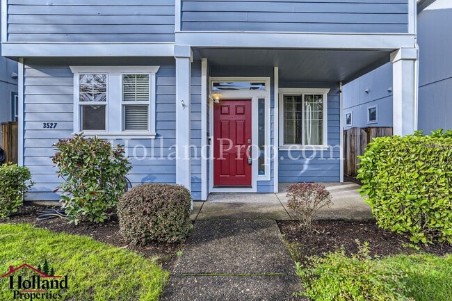 Photo - Elegant Two-Level Home in Hillsboro with Modern Comforts.