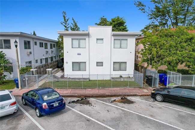 Building Photo - 855 80th St Unit 4