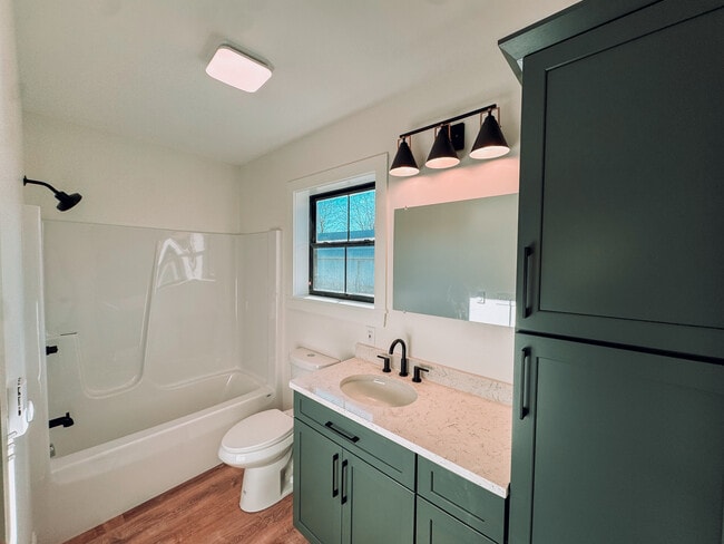 Photo - 99 King Rd Unit 99  1