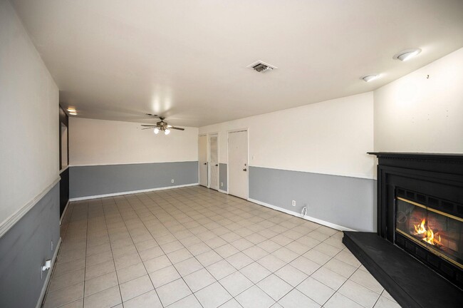 Photo - 102 Piccadilly Ln Unit 203