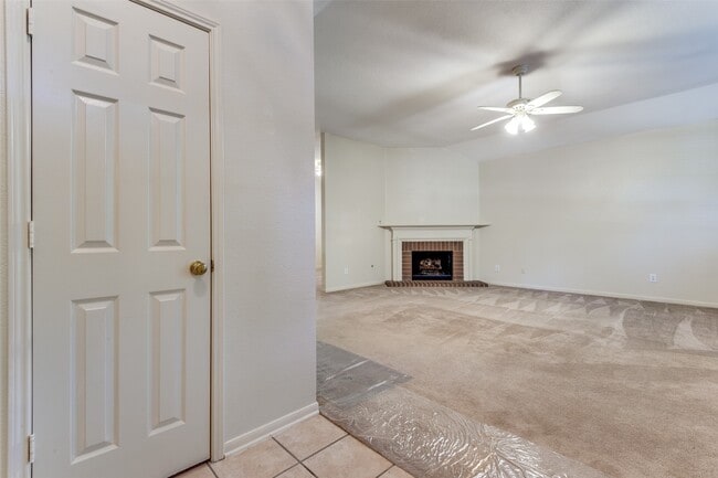 Photo - 127 S Winterport Cir