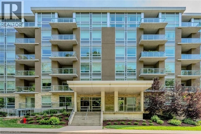 Photo - 479 Charlton Ave E Unit 202