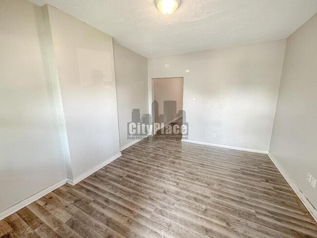 Photo - 1360 S Sheffield Ave