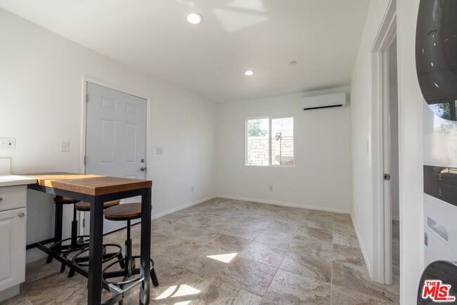 Photo - 15415 Sandstone St