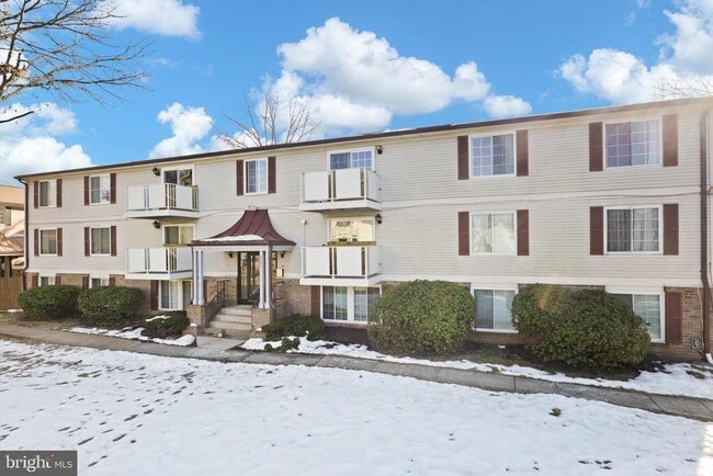 Building Photo - 8385 Brockham Dr Unit 29/85M